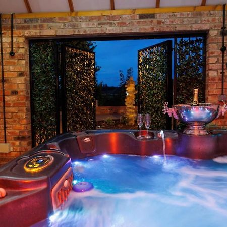Lincoln Holiday Retreat View With Private Hot Tub Exteriör bild