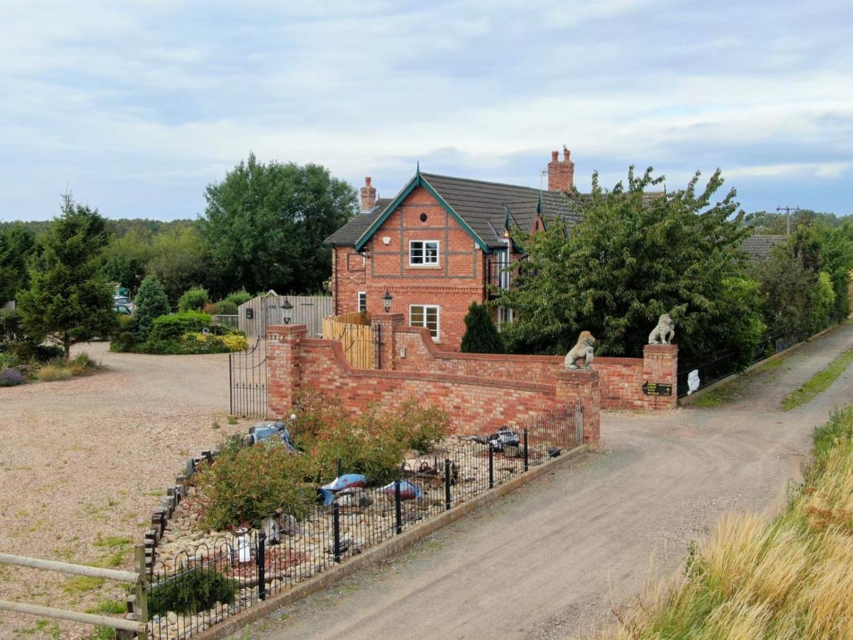 Lincoln Holiday Retreat View With Private Hot Tub Exteriör bild