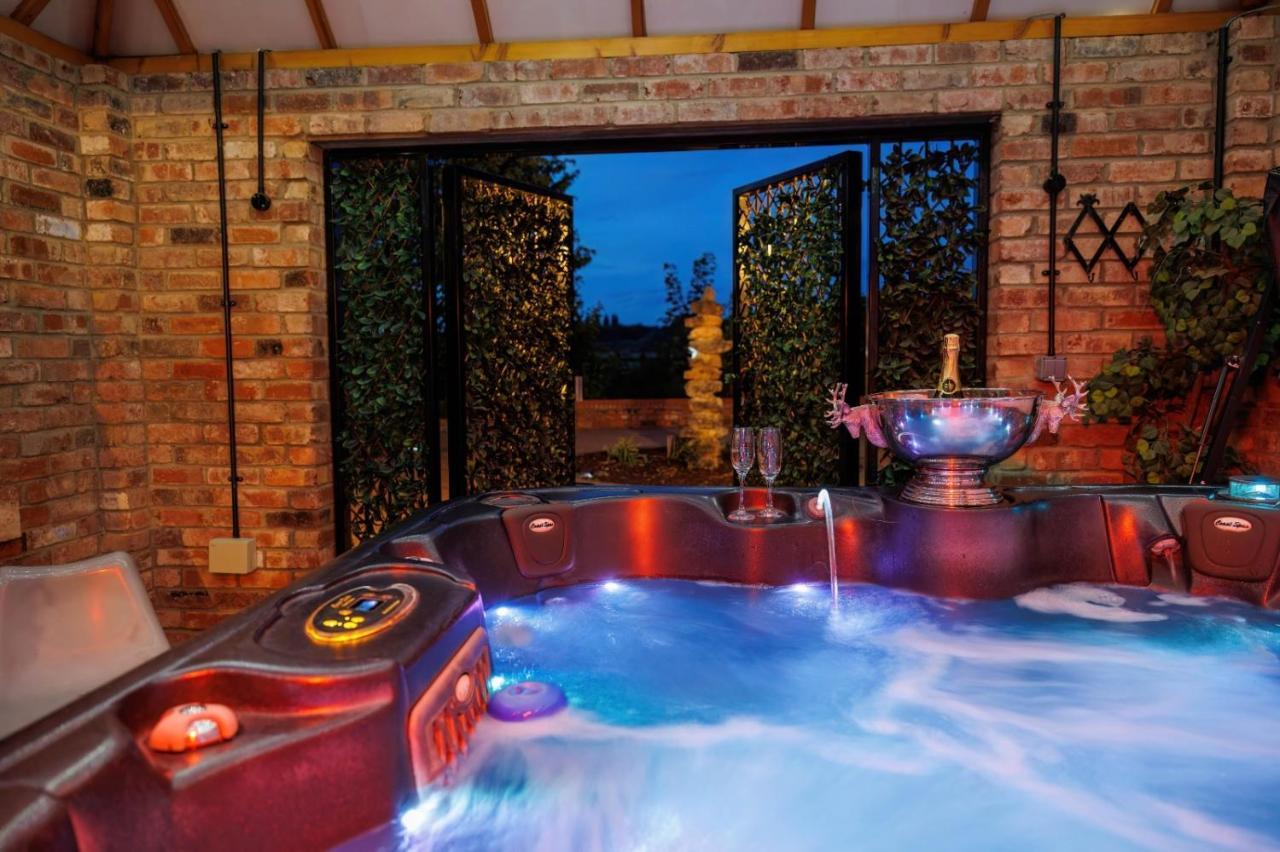 Lincoln Holiday Retreat View With Private Hot Tub Exteriör bild